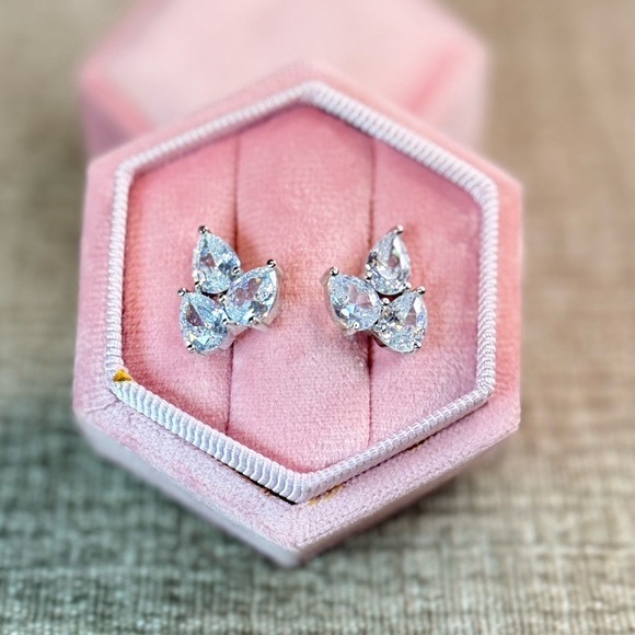 NEW Calvin Klein Butterfly Cluster Stud Earrings Silver - Picture 3 of 3